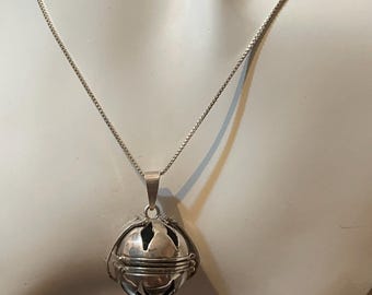 Vintage Sterling Silver Orb Photo Locket Pendant Necklace with Chain