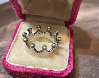 Vintage 925 Sterling Silver Crown Ring with Beaded Design