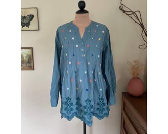 Vintage Daisy Embroidered Tunic