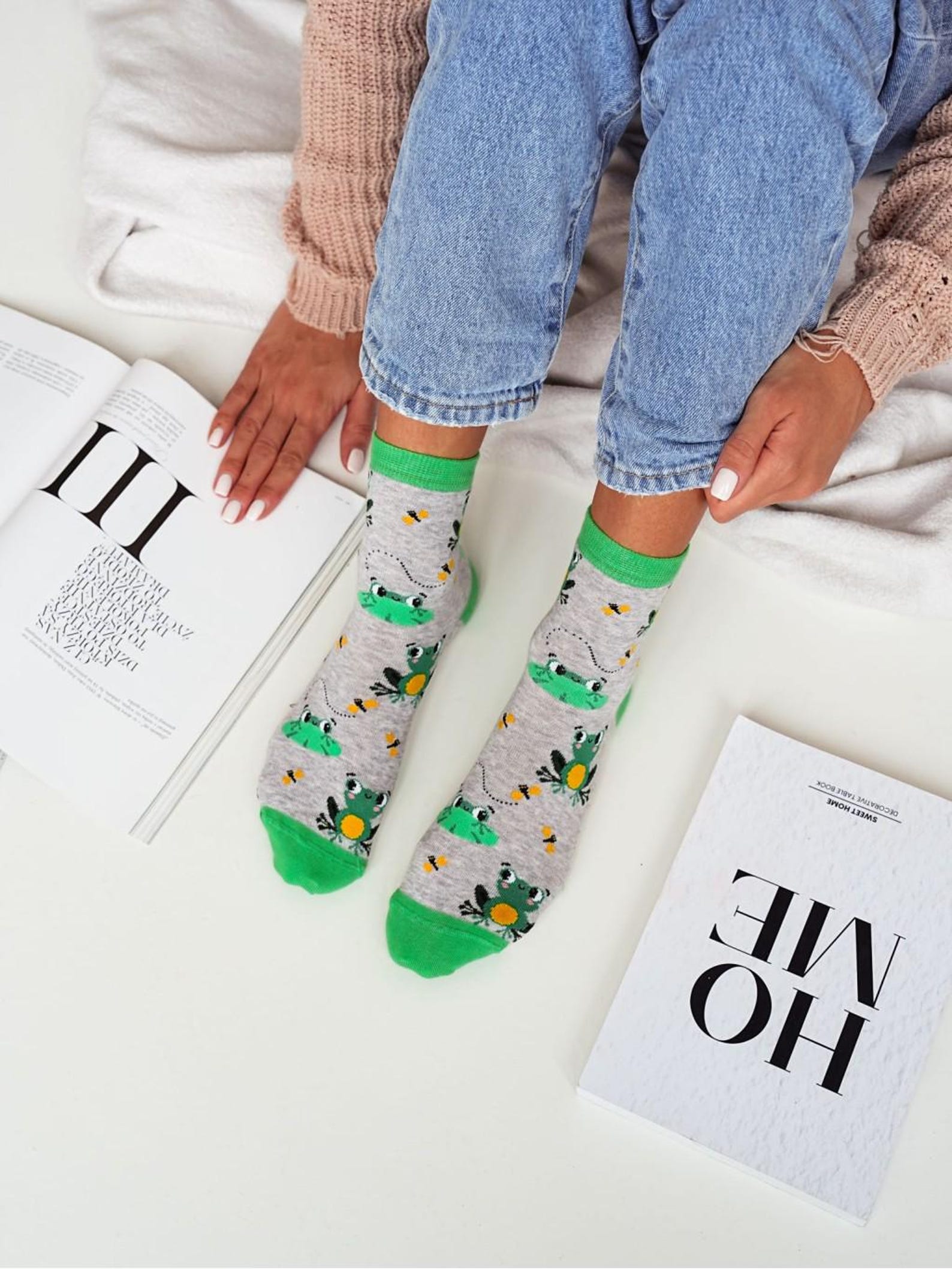 Happy Frogs Fly Frog Women Socks, Funny Socks, Cozy Socks, Men Socks ...