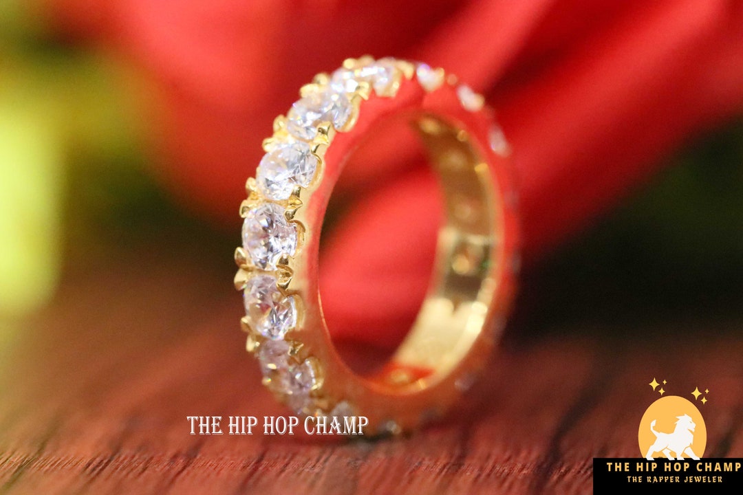 14K Yellow Gold Full Eternity Moissanite Wedding Band, VVS1 Round Cut ...