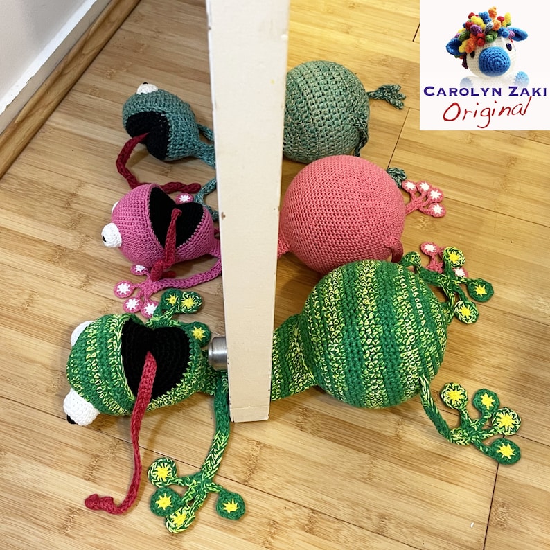 The Original Squashed Frog Door Stopper Amigurumi Instant download PDF crochet pattern, available in English only zdjęcie 3