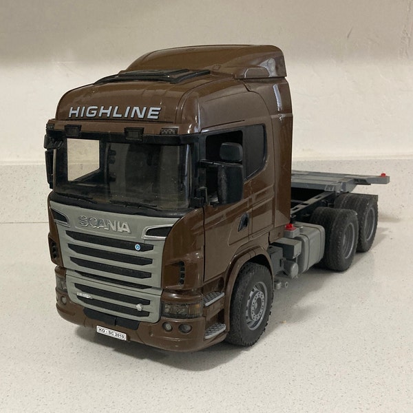 ESCANIA Bruner R-series HIGHLINE logistics truck brown scale 1:16