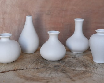 White bud vase, mini vase, wedding decor, wedding vases, wedding vase, white vase, home decor, table decor, dried flower vase, handmade clay