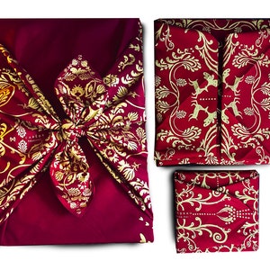 Set di 3 confezioni regalo riutilizzabili in cotone riciclato, tessuto ecologico Furoshiki, colore rosso bordeaux, design creativo, famiglia misteriosa.