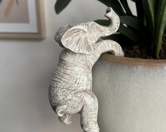 Hanging Elephant Planter Figurine, Cute Resin Pot Rim Decoration for Balcony Garden & Indoor Plant Lovers