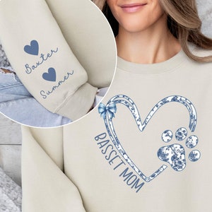 Personalized Basset Hound Dog Mom Sweatshirt, Custom Basset Dog Sweatshirt, Basset Hound Dog Lover Gift, Personalized New Basset Owner Gift