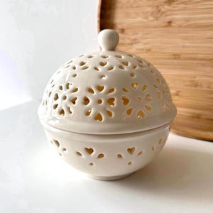 Anne Nichols Stoke on Trent Vintage Bonbonniere Potpourri-Halter aus Steingut
