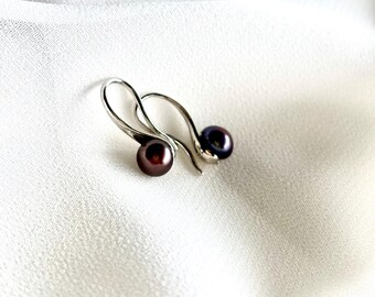 Tahiti Pearl Earrings – Dark Blue & Purple Brown Pearls with High Heel 925 Sterling Silver Ear Wires