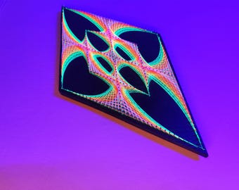 Fraktal Dimensionen - String Art, Heilige Geometrie, Psychedelisch, Wandkunst, Psy Deco, UV, Schwarzlicht, Neon Kunst, Mandala, Wandbehang