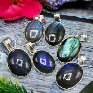 Beautiful Labradorite Pendant in German Silver - crystal/gemstone jewelry | Mother&#39;s Day Gift | ONE PIECE ONLY