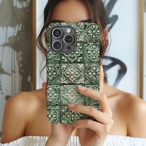 Funda para teléfono con azulejos mediterráneos verde salvia, azulejos portugueses de cerámica para iPhone 16, 15 Pro Max, 14 Plus, 13, 12, 11 X, Samsung S24, S23, S22, Pixel imagen 3