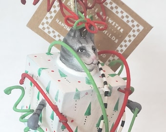 Adorno de gato de Mackenzie Childs Paciencia Brewster para regalo de Navidad, 4 pulgadas, ¡NUEVO con etiqueta! ¡REGALO!