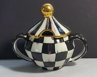 Mackenzie Childs Courtly Check handgemaakte en beschilderde keramische suikerpot en deksel VS 8 oz. 5,5" hoog: 6,5" breed, nieuw! CADEAU!