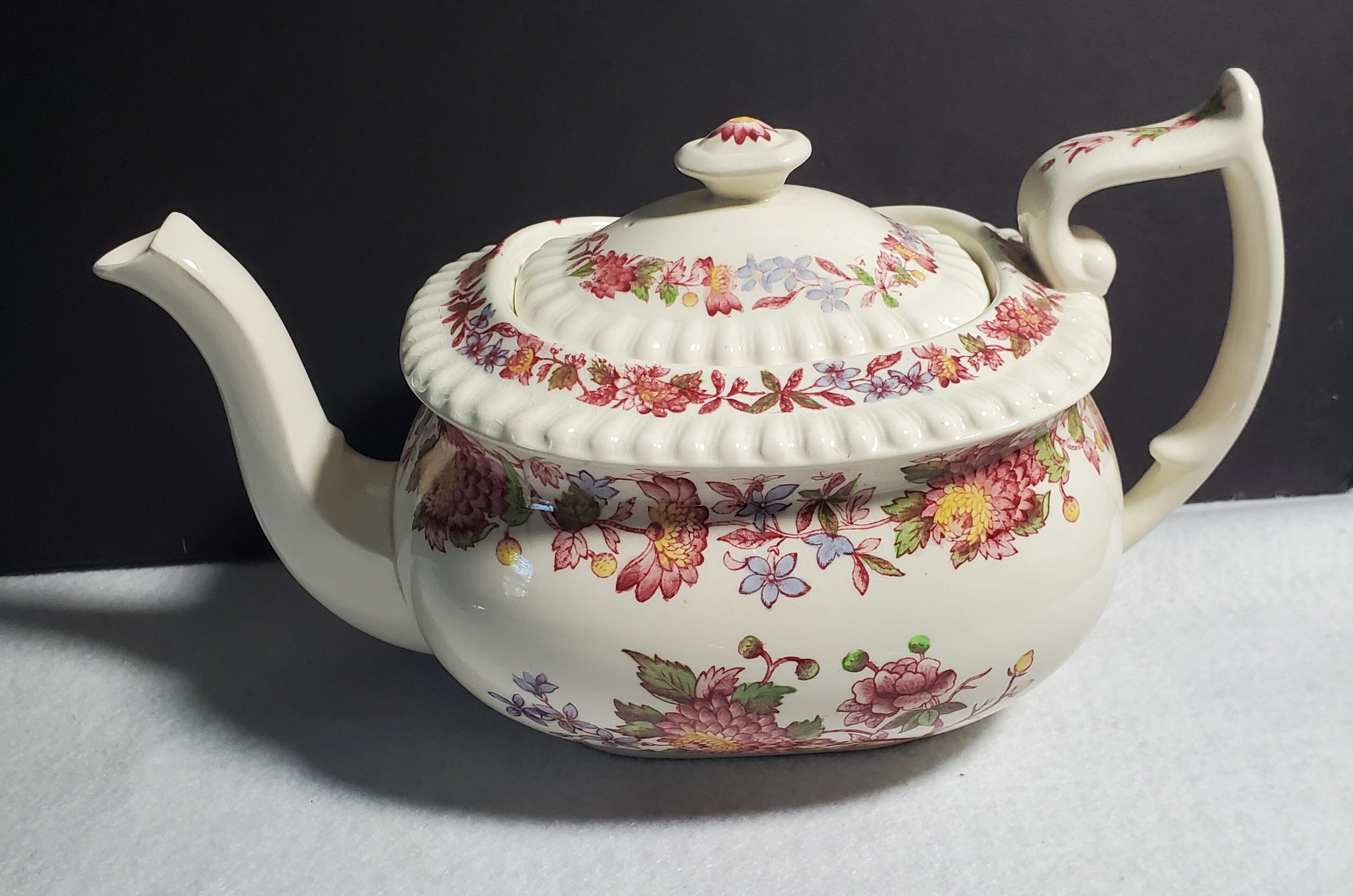 Copeland Spode's Aster Tea Pot (TRE) Copeland Spode's Aster Tea Pot (TRE)