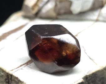 15,76 méga échantillons de zircon naturel jacinthe à collectionner, cristal brut à facettes de Ratanakiri, Cambodge 15 x 12 mm