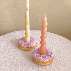 Portavelas rosa con forma de donut, candelabro con forma de donut, rosa pastel, de ensueño, estilo Candycore, original, pastelería, decoración de tienda de dulces, regalo para los amantes de los dulces