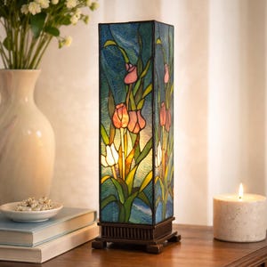Lampe de table tulipe style Tiffany, lampe de bureau rectangulaire, éclairage unique, romantique, élégant, Art nouveau, vitrail, décoration de chambre à coucher