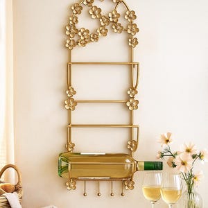 Maison Fleur Weinflaschenhalter, Goldblumenwand-Weinregal, Hollywood Regency Bar Decor, Vintage-Stil-Weinanzeige, vergoldeter Wandakzent