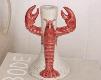 Ceramiczny świecznik Red Lobster, świecznik z motywem życia morskiego, stojak na świece inspirowany oceanem, wystrój domu w stylu nadmorskim, element dekoracyjny półki, prezent dla miłośnika oceanu