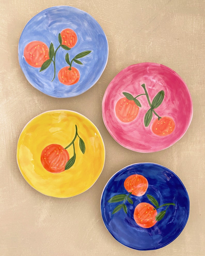 Assiette Clémentine, Assiette orange en céramique peinte à la main, Vaisselle colorée printemps-été, Ustensiles de cuisine aux agrumes, Décoration méditerranéenne, Cadeau d'hôtesse image 1