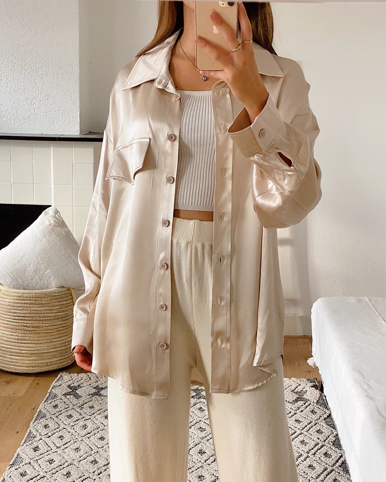 Silkeslen blus Reverie, garderobens basplagg, oumbärlig, feminin, elegant, avslappnad chic, sofistikerad, tidlös, professionell, kontorsklädsel bild 2