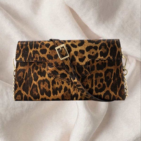 Sac en cuir léopard, pochette à imprimé animal, cuir respectueux de l'environnement, fait main en Italie, chic, luxe, éthique, artisanat italien, cadeau pour elle