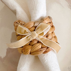 Velvet Bow Water Hyacinth Napkin Ring, Bow Tableware, Romantic, Chic, Romantic Dinner Party, Coquette, Hostess Gift, Wedding Gift Decor Ivory Bow
