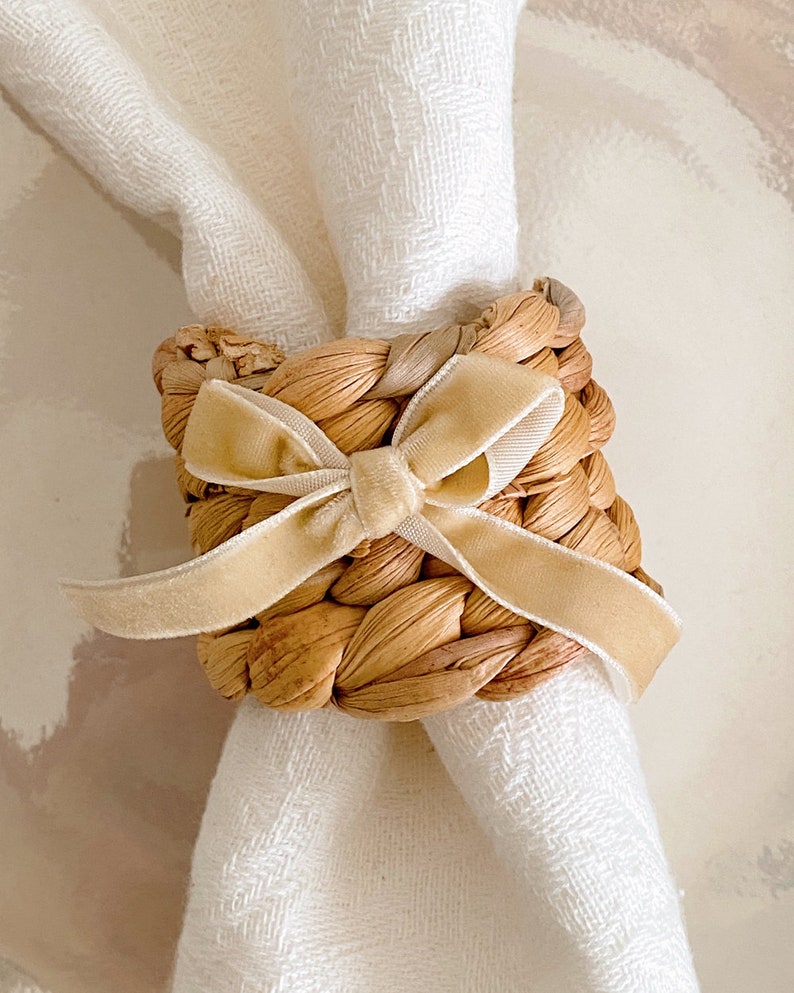 Velvet Bow Water Hyacinth Napkin Ring, Bow Tableware, Romantic, Chic, Romantic Dinner Party, Coquette, Hostess Gift, Wedding Gift Decor Ivory Bow