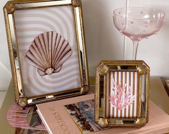 Goldener Muschel-Spiegel-Fotorahmen, Bilderrahmen im Küsten-Chic, vom Meer inspiriertes Wohnaccessoire, elegante Schminktischdekoration, Geschenk für Meeresliebhaber