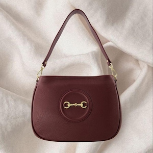 Horsebit Ledertasche Soho, schicke Schultertasche, Elfenbein, Burgund, umweltfreundlich, klassisch, nachhaltig, handgefertigt in Italien, Geschenk für Sie