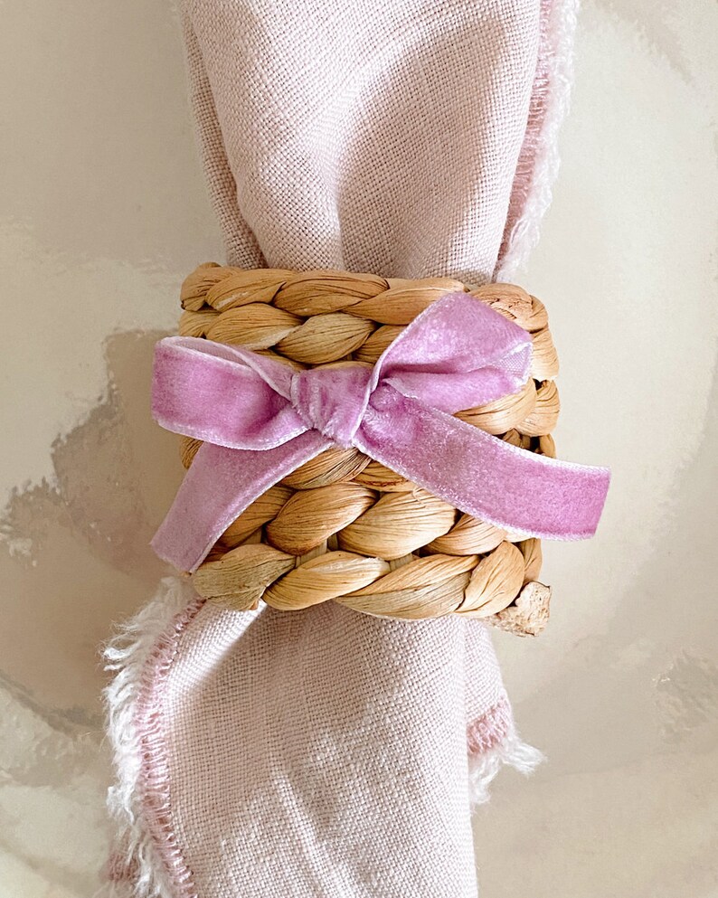 Velvet Bow Water Hyacinth Napkin Ring, Bow Tableware, Romantic, Chic, Romantic Dinner Party, Coquette, Hostess Gift, Wedding Gift Decor Lilac Bow