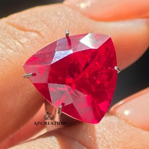 Top Quality Mozambique Red Ruby Trillion Cut Loose Gemstone, Excellent Prime Quality Gemstone For All Kind Of Jewelry Making.