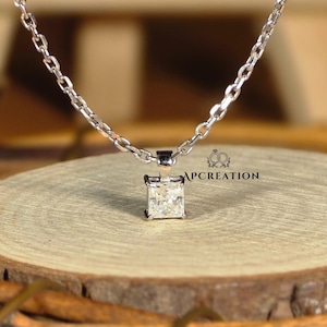 Colgante de solitario de princesa, hermoso colgante con dije de 4 puntas cultivado en laboratorio con corte de princesa, regalo de aniversario con cadena de cable.