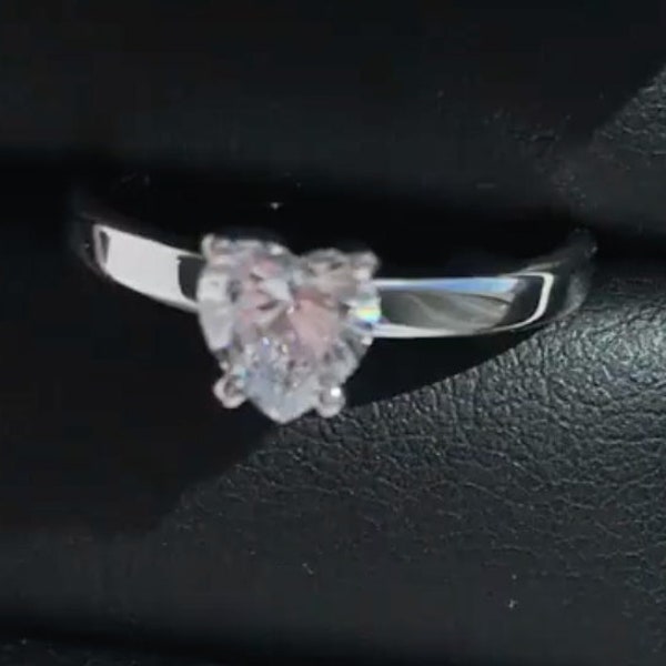14K Gold Moissanite Engagement Heart shaped Ring| Solitaire Ring | Unique Moissanite Ring | Gold Ehering Velobungs ring