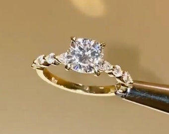 Bague de promesse, 2 carats sertie pavé, bague de fiançailles en moissanite avec pierres latérales en or massif, bague en moissanite pour femme en argent / or 10 carats/14 carats/18 carats