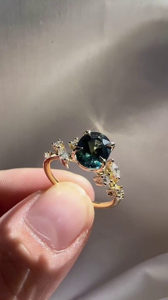 Bague De Fiançailles/mariage Saphir Bleu 3,25 Ct Et Diamants - Or Jaune 14 Carats - Taille Personnalisable