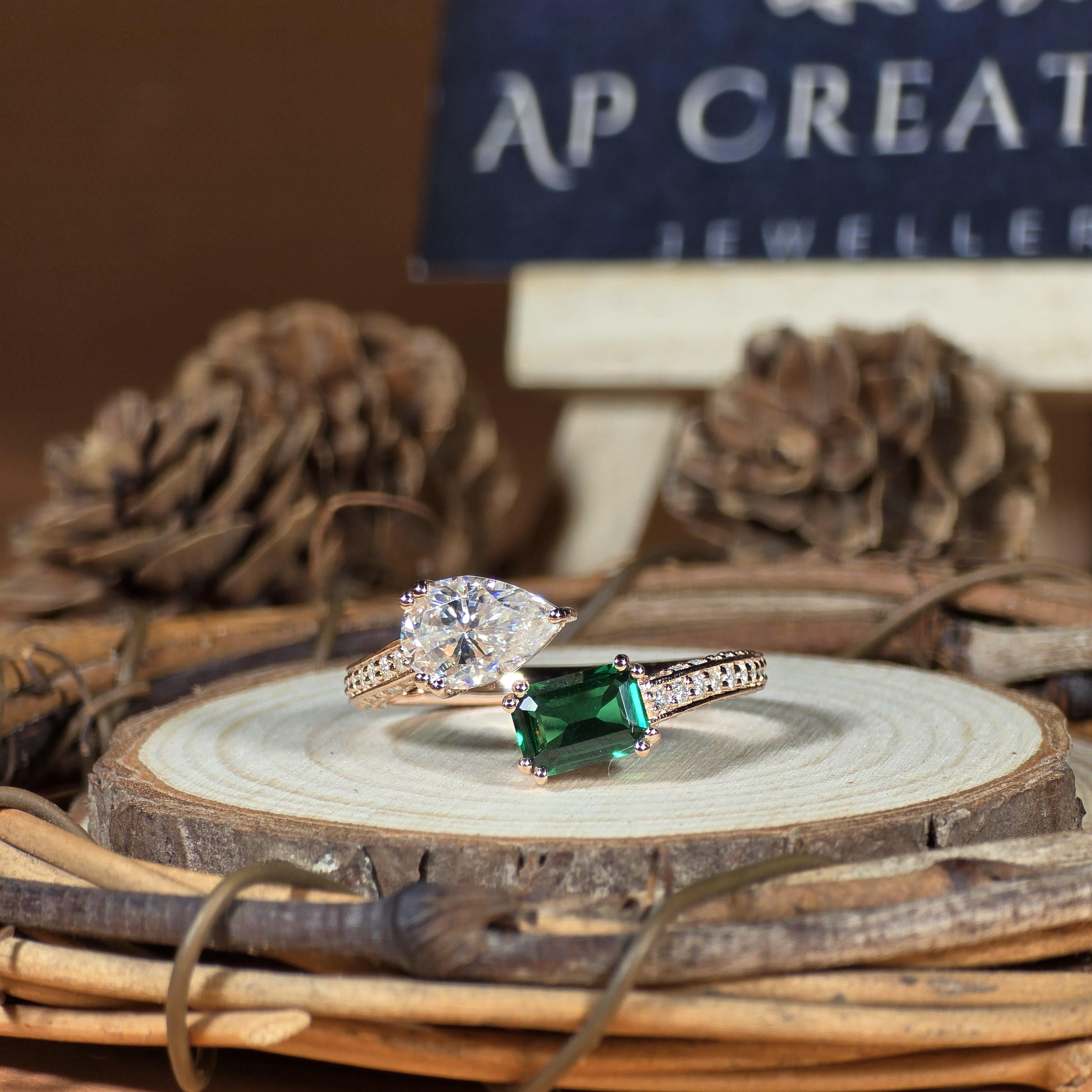 Bague Toi Et Moi – émeraude Verte Taille Poire – Plaqué Or – Deux Pierres – Fiançailles
