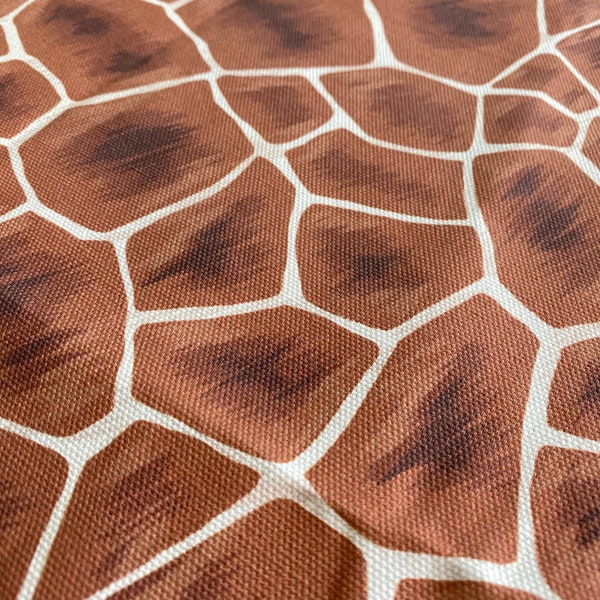 Tissu au mètre 100% coton imprimé en France, imprimé girafe, couleur marron