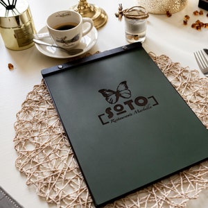Tavola di legno con copertina in pelle incisa personalizzata per carta A4 o US Letter