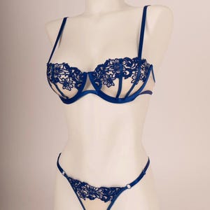 Conjunto de sujetador de tanga personalizado, sujetador de tanga de encaje con nombre personalizado y dije con nombre de letra de cristal, regalo perfecto para la luna de miel en pareja, conjunto de lencería romántica