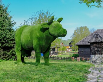 Cow artificial grass topiary fugures