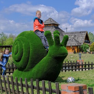 Snail artificial grass topiary fugures image 6