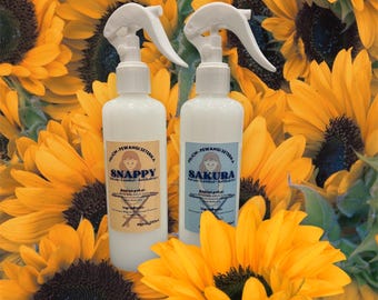 Balijski spray do prasowania Snappy & Sakura – odświeżający odświeżacz tkanin 250 ml
