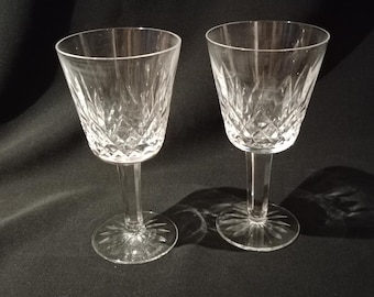 Un par de copas de vino Waterford Crystal Lismore, vintage irlandesas, base sunburst, juego de 2, Irlanda, 5 3/4 "de alto, cristal irlandés de alta calidad