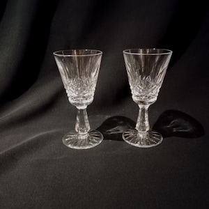 A pair of Waterford Crystal Kenmare Claret Wine glasses, vintage Irish, faceted foot, sunburst base, criss cross, set of 2, 5.5&quot;H, Ireland