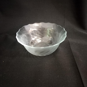 Arcoroc French clear summer dessert small glass bowl, 2&quot; High, 5&quot; W, fruit bowl, summer decor, vintage French decor, semi-frosted texture