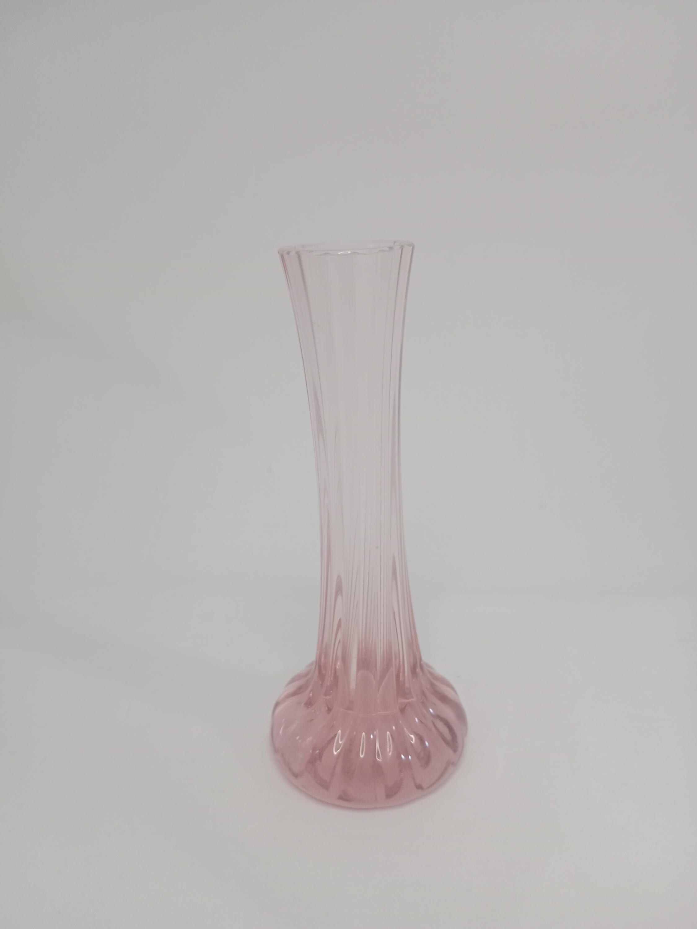 ピンクの縦溝のあるガラスの花瓶、鮮やかな夏の装飾（7インチ） - Etsy