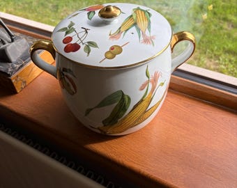 Vintage Royal Worchester Evesham large pot Marmite pot, gold edge, with lid, corn, apples design, lovely condition, made in England