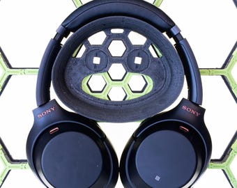 Headset stand for hexagon system